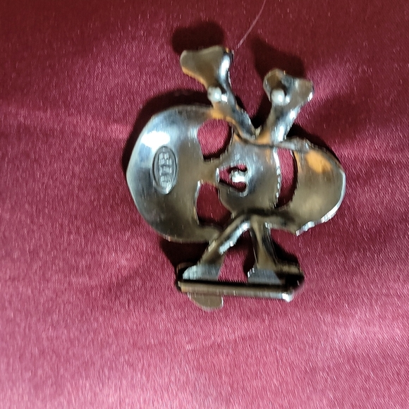 Metal Skull and Crossbones Belt Buckle - Picture 3 of 5